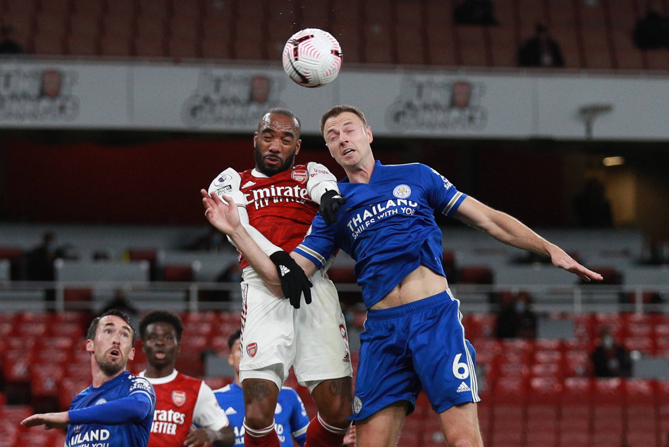 在与队友吉 在与队友吉